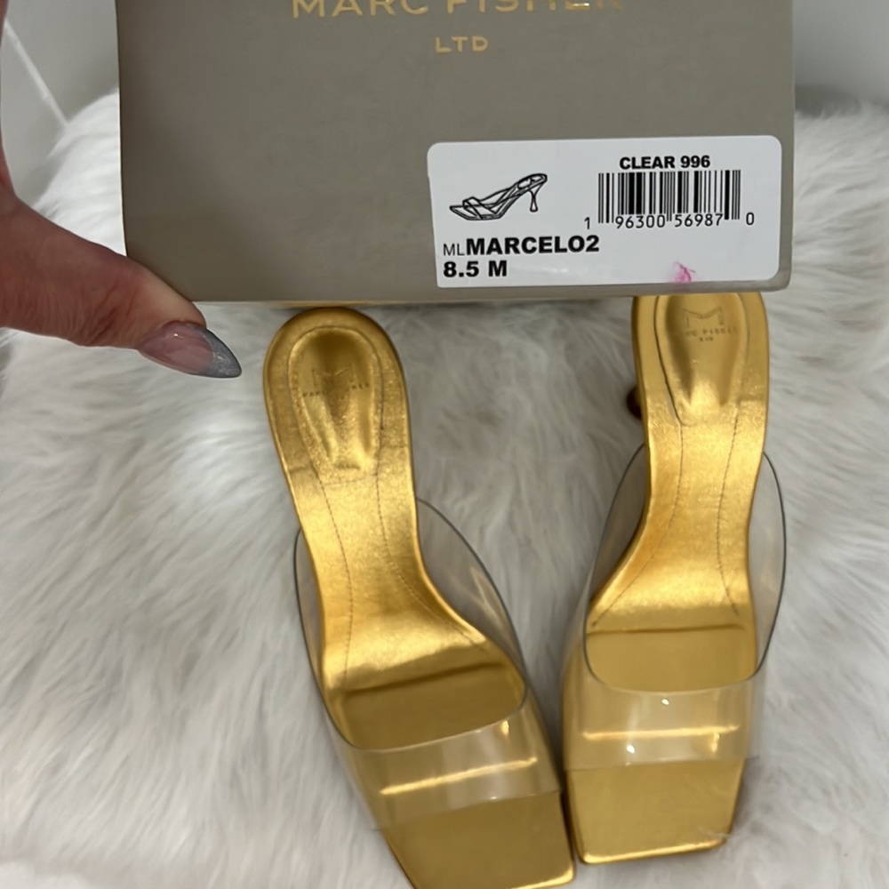 Marc fisher gold slip on brand new - Picture 8 of 9